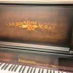 豊かで美しい音色と洗練されたデザインを持つ、極上の一台