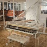 クリスタル グランドピアノ スワロフスキー X JAPANのYOSHIKIも愛用するクリスタルグランドピアノも！KAWAI