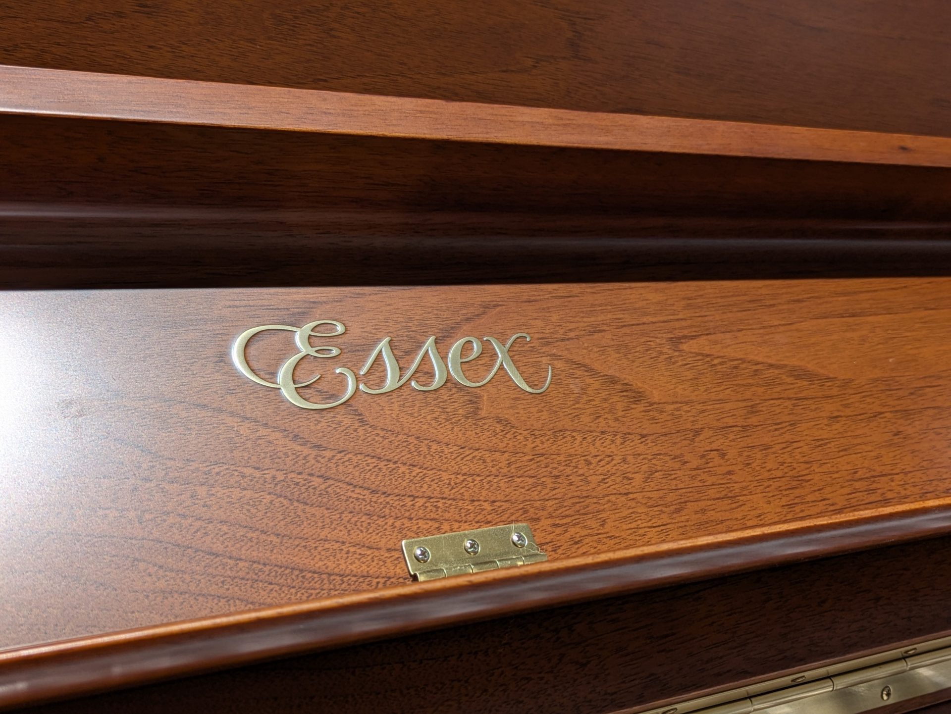 スタインウェイ設計の実力！ 『Essex』ピアノが自宅趣味用におすすめな