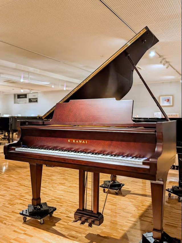 展示情報】KAWAI(カワイ) KG2C インテリア性も兼ね備えた木目ピアノ