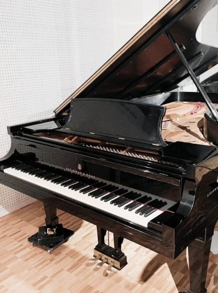 Steinway S155