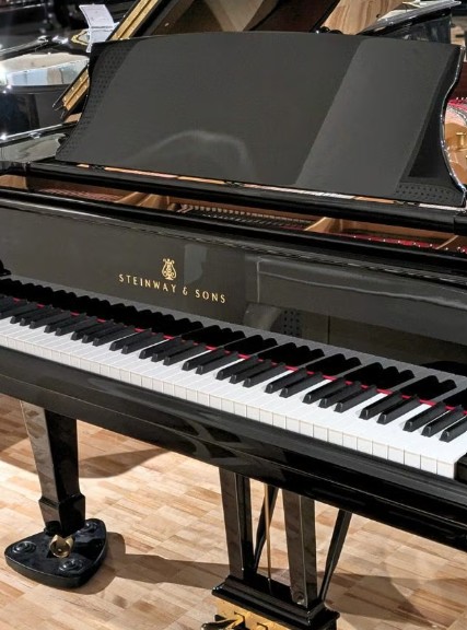 Steinway ModelV