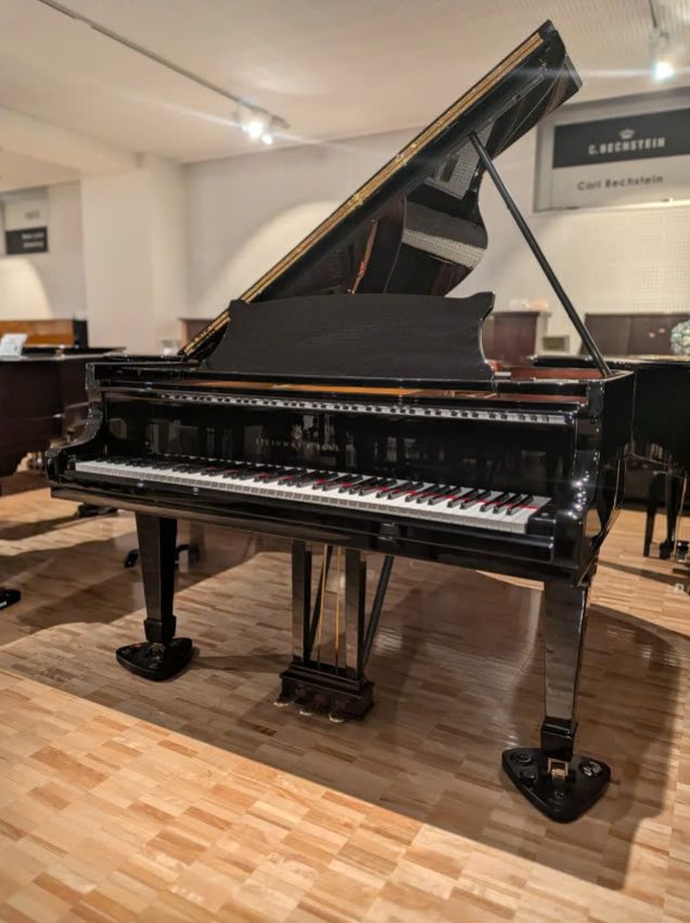 STEINWAY&SONS
