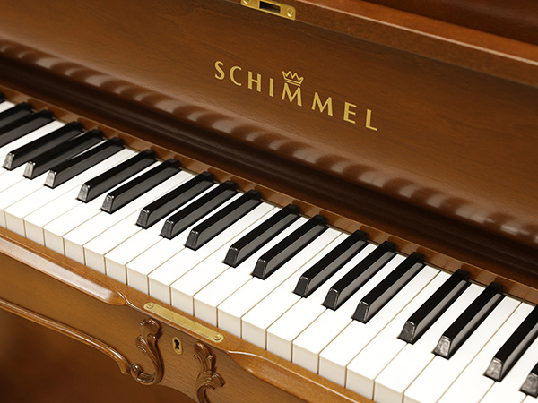 特選輸入中古ピアノ Schimmel シンメル Up112b ランプ付 バロック様式の逸品 15年創業のドイツの名門 ランプ付バロック様式の逸品 15年創業のドイツの名門 ピアノ通販のグランドギャラリー 特選輸入中古ピアノ Schimmel シンメル Up112b ランプ付 バロック様式の逸品 15年創業のドイツの名門 ランプ付バロック様式の逸品 15年創業のドイツの名門 ピアノ通販のグランドギャラリー
